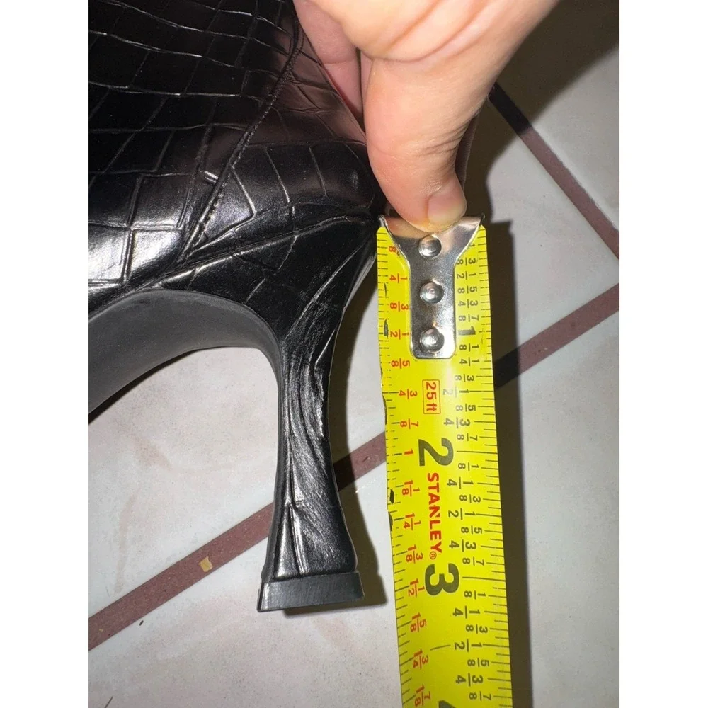 NWOB Gianni Bini Ankle Boots Croc-embossed Leather Boots Size 6.5 - Picture 11 of 11